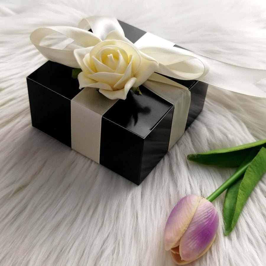 Blue Toile floral print favor box. Vintage wedding or party gift packaging.