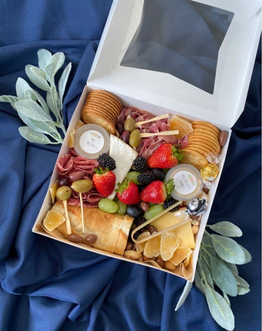 Square Charcuterie Favor Boxes with Clear Lids – 20 Pack with Mini Utensils (6x6x3”) - Pretty Party Boxx
