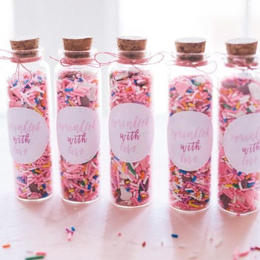 Customizable twine colors for DIY sprinkle bottle favors.