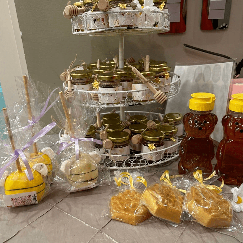 DIY Mini Honey Jars with Dippers – Wedding & Party Favor Gifts - Pretty Party Boxx