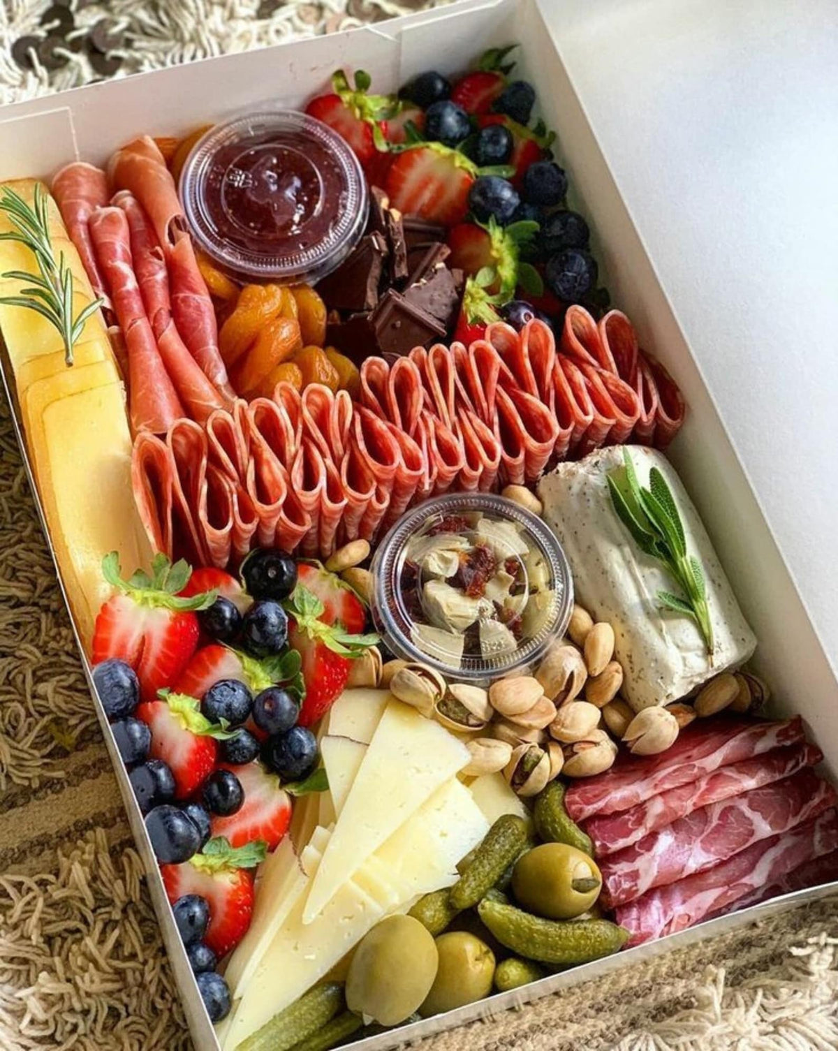 Square Charcuterie Favor Boxes with Clear Lids – 20 Pack with Mini Utensils (6x6x3”) - Pretty Party Boxx