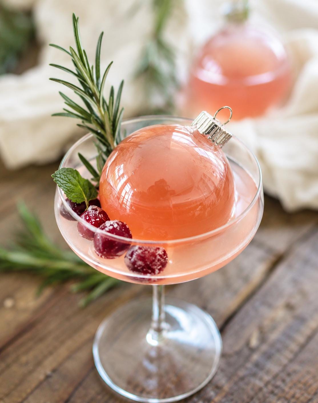 Acrylic Drink Glasses with Ornament Drink Balls – Reusable Holiday Cocktail Set for Parties & Events - Pretty Party Boxx