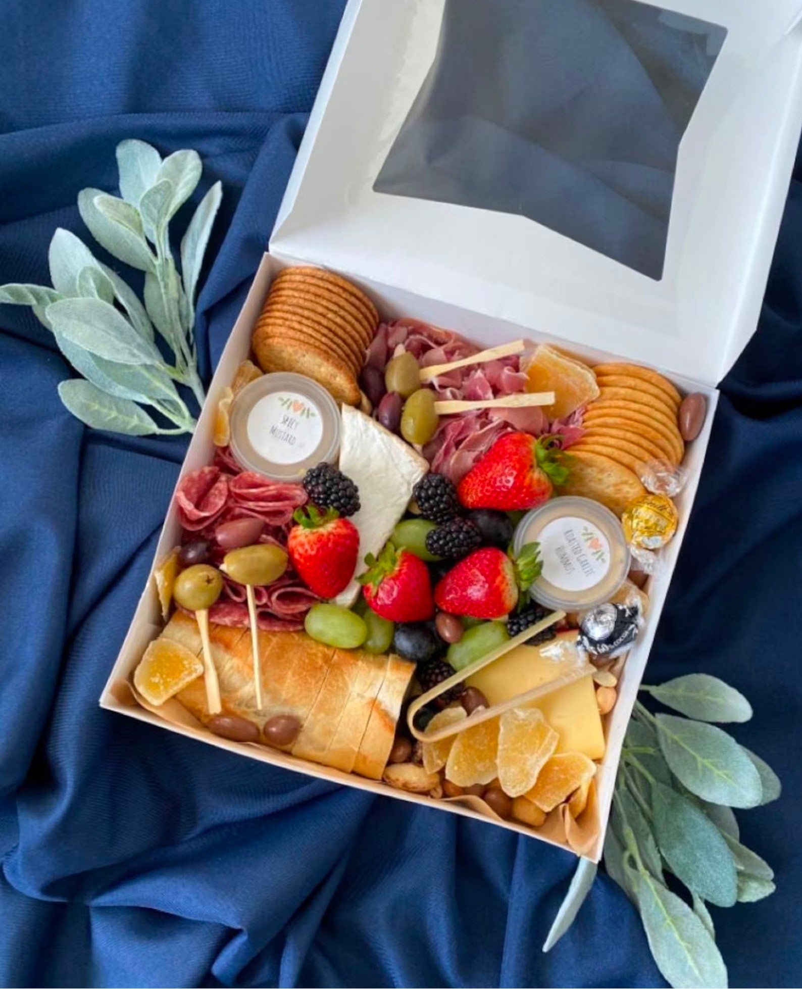 Mini Bamboo Charcuterie Tongs – Eco - Friendly Wooden Tongs for Appetizers, Grazing Tables & Dessert Displays - Pretty Party Boxx