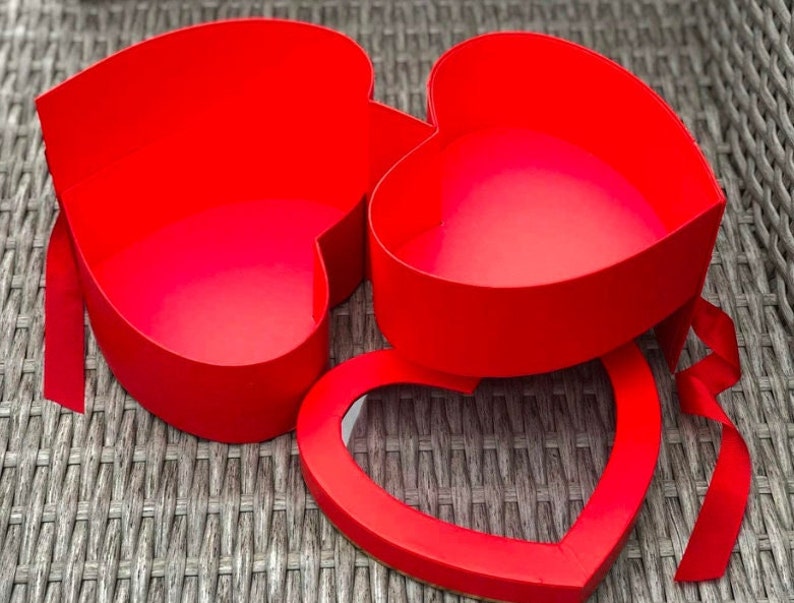 2- Layer Heart Shaped Charcuterie w/Toothpicks Gift Box