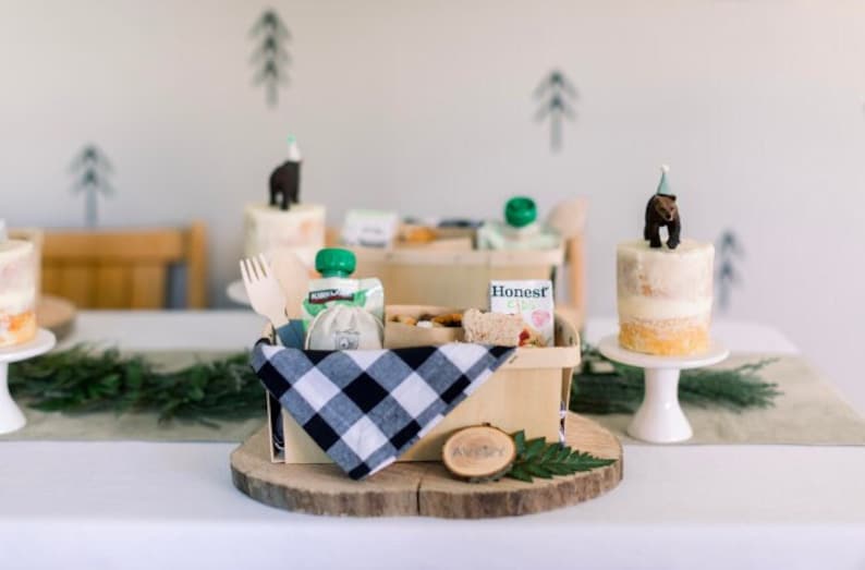 Wooden Food Favor Box with Wooden Forks – Eco - Friendly Charcuterie & Dessert Boxes for Weddings, Parties & Catering - Pretty Party Boxx