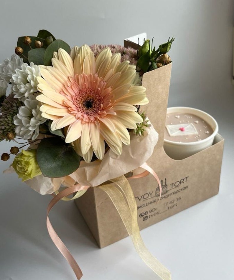 2-Cup Drink and Flower Carrier w/Handle