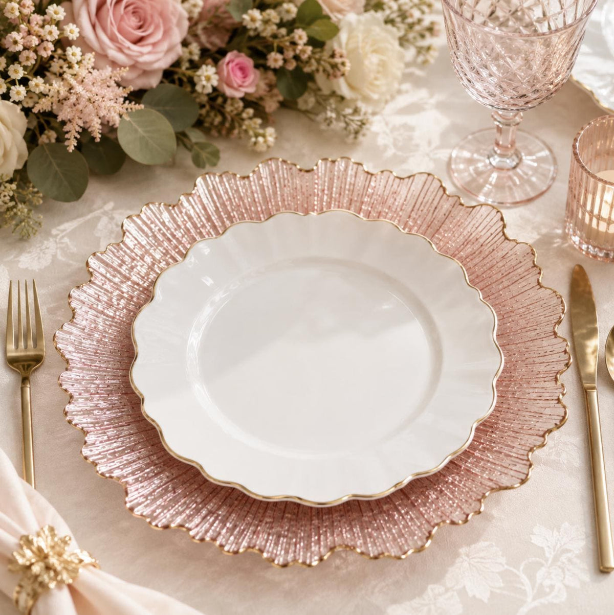 Reef Textured Plastic Charger Plates with Gold Rim – Round Chargers for Weddings & Receptions
