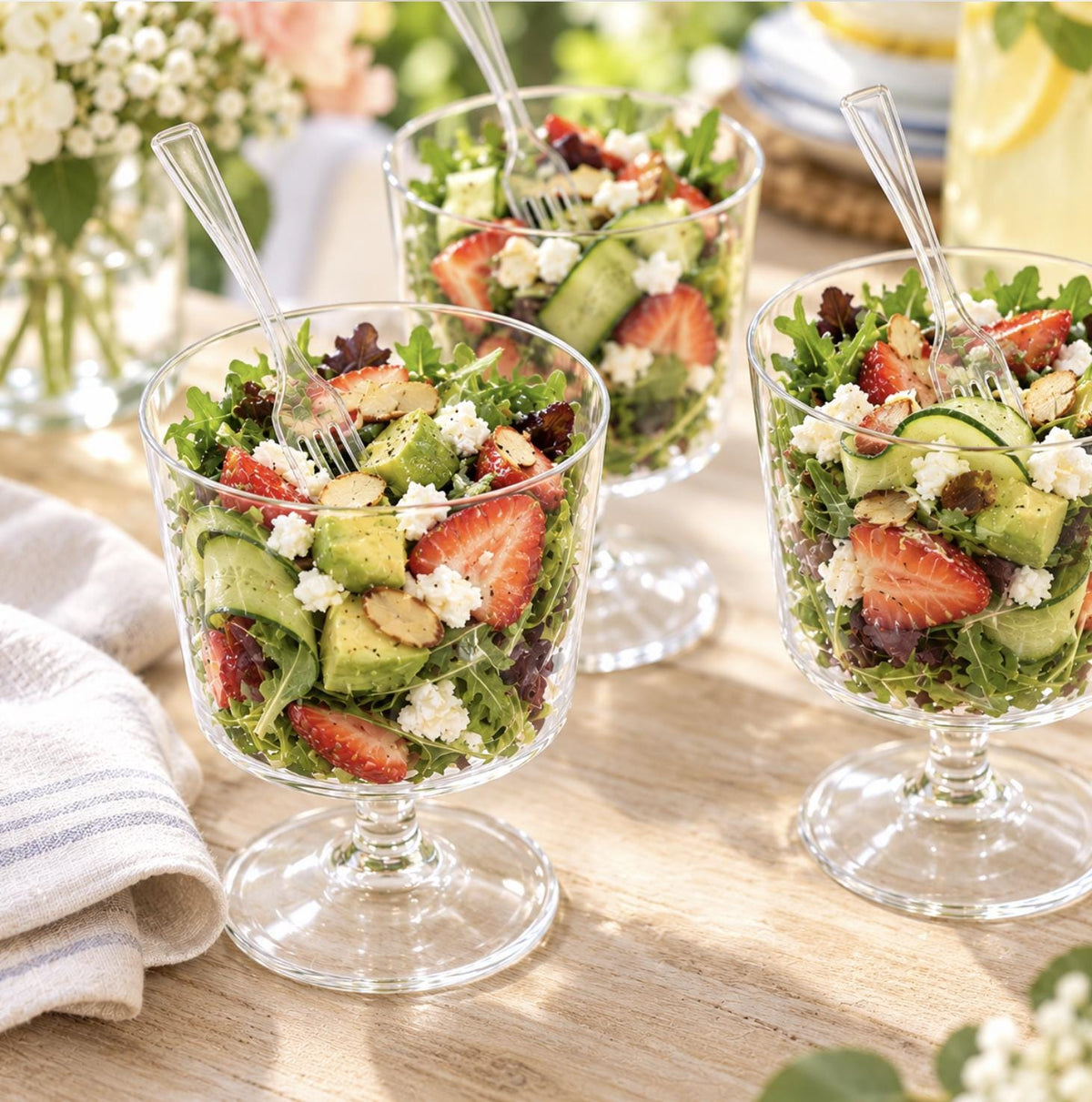 Stemmed Acrylic Salad Cups with Mini Forks – Individual Appetizer Cups for Buffets & Weddings
