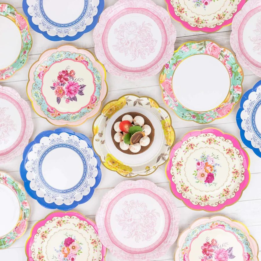 Assorted Vintage Mixed Floral Paper Dinner Plates – Scalloped - Edge Design. - Pretty Party Boxx