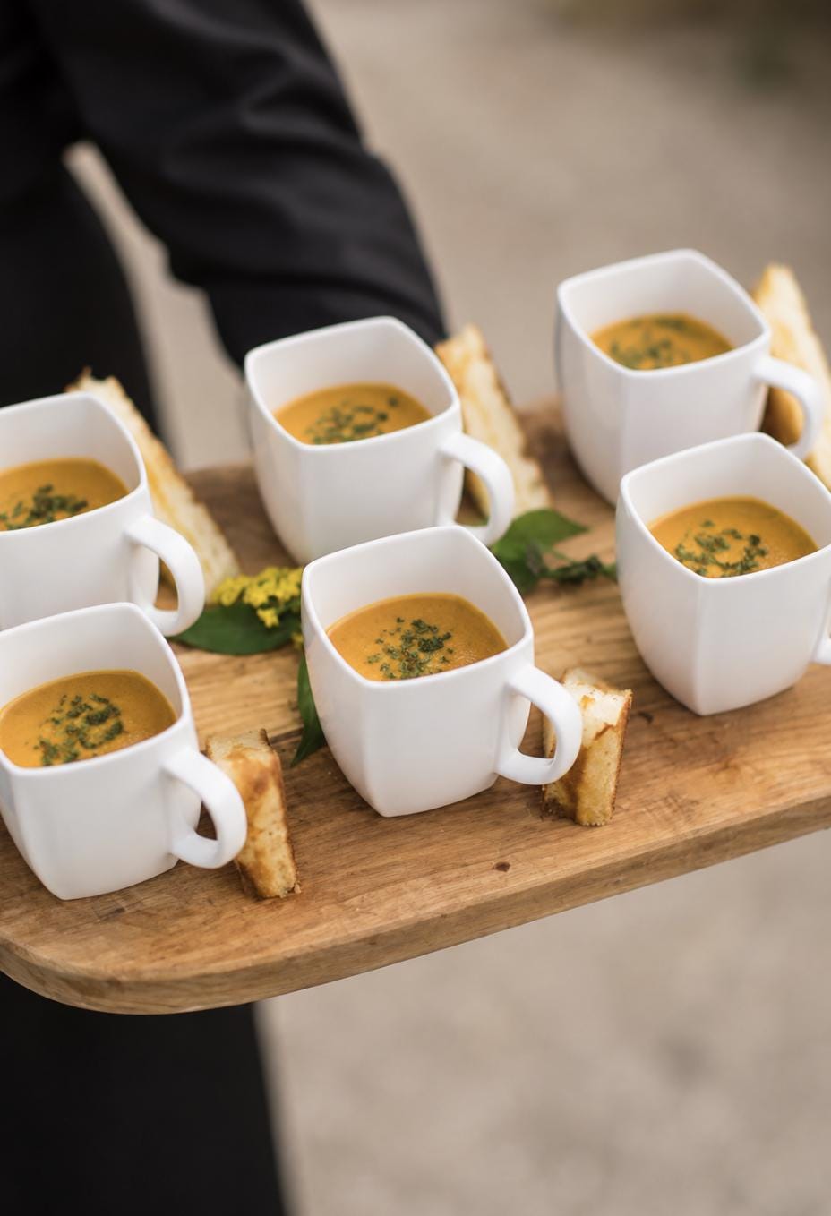 Friendsgiving Appetizer Ideas That Are Easy to Make and Serve