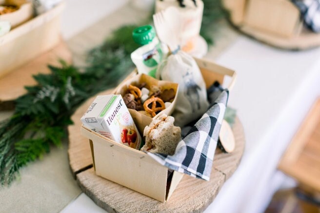 Stylish disposable wooden snack boxes with mini wooden forks for appetizers, desserts, grazing tables, and party favors.
