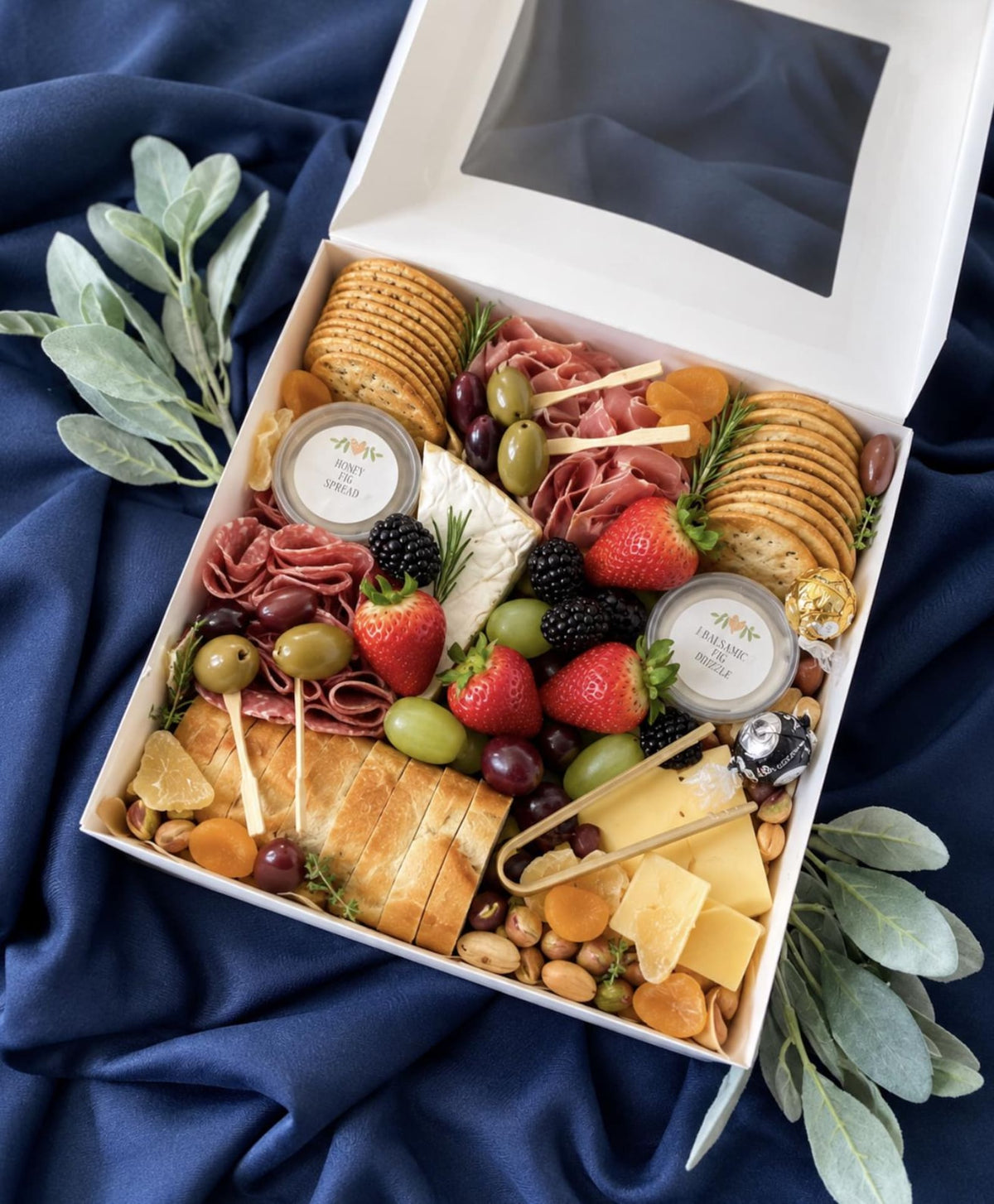 Square Charcuterie Favor Boxes with Clear Lids – 20 Pack with Mini Utensils (6x6x3”) - Pretty Party Boxx