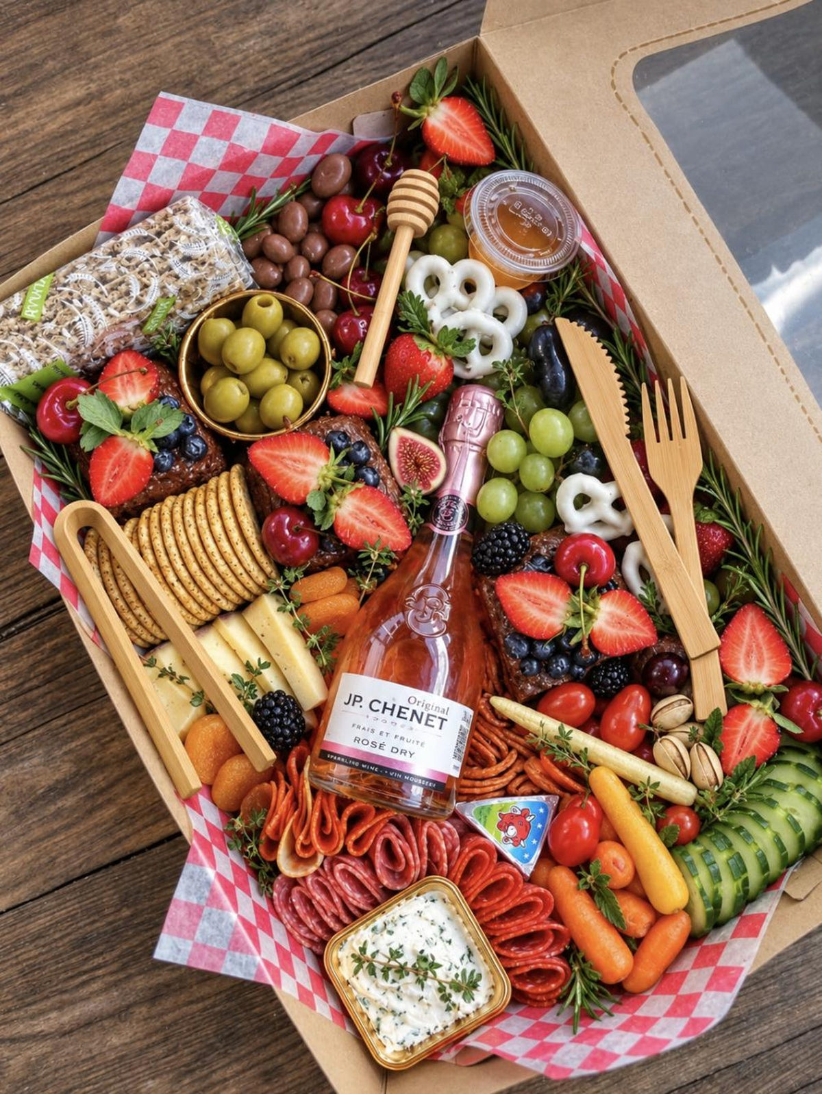 Square Charcuterie Favor Boxes with Clear Lids – 20 Pack with Mini Utensils (6x6x3”) - Pretty Party Boxx