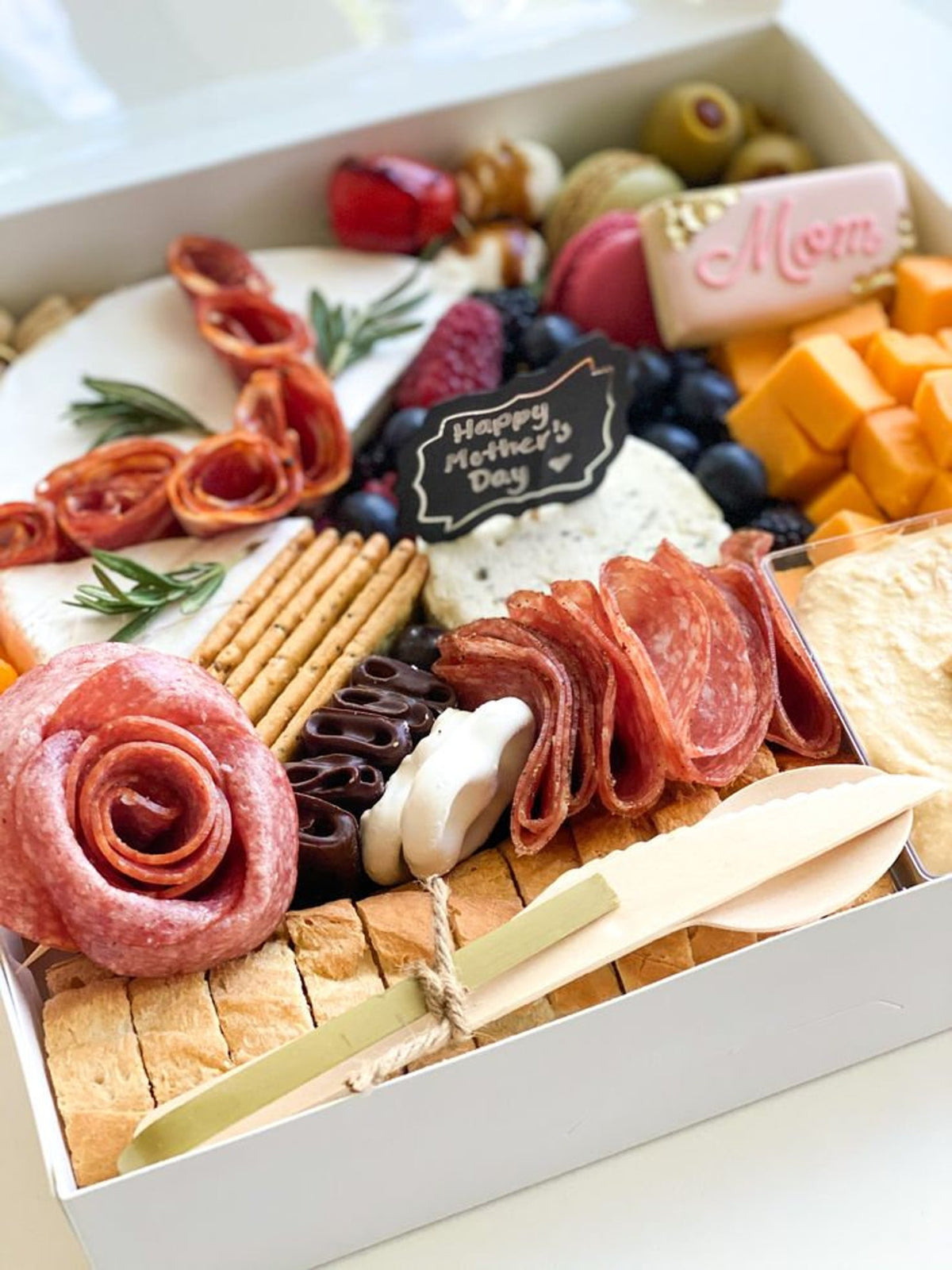 Square Charcuterie Favor Boxes with Clear Lids – 20 Pack with Mini Utensils (6x6x3”) - Pretty Party Boxx