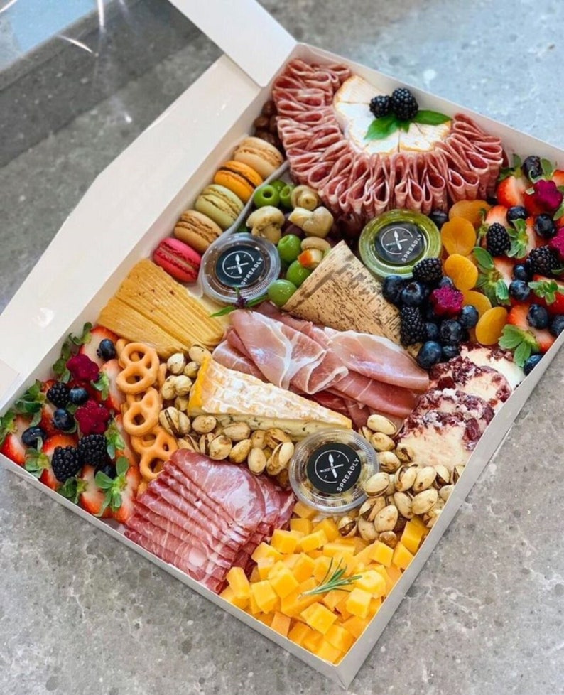 Square Charcuterie Favor Boxes with Clear Lids – 20 Pack with Mini Utensils (6x6x3”) - Pretty Party Boxx