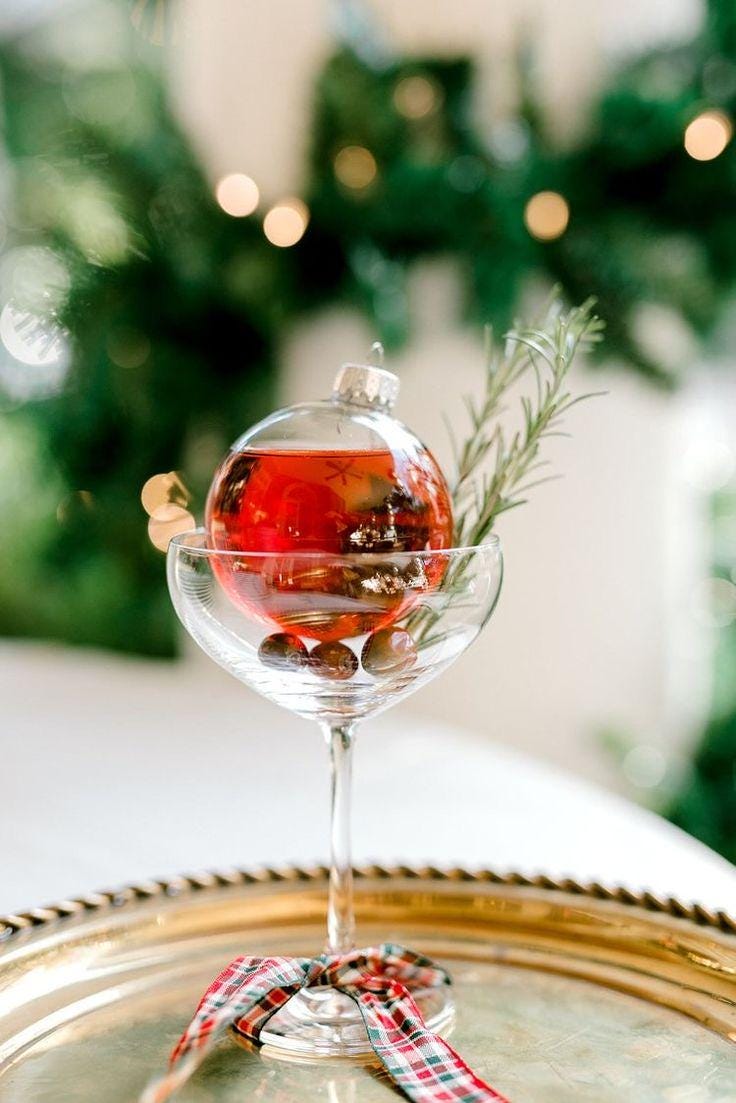 Acrylic Drink Glasses with Ornament Drink Balls – Reusable Holiday Cocktail Set for Parties & Events - Pretty Party Boxx