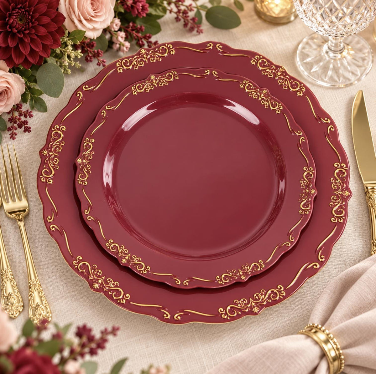 Clear disposable plastic cup with an elegant gold rim. Perfect party drinkware for events.