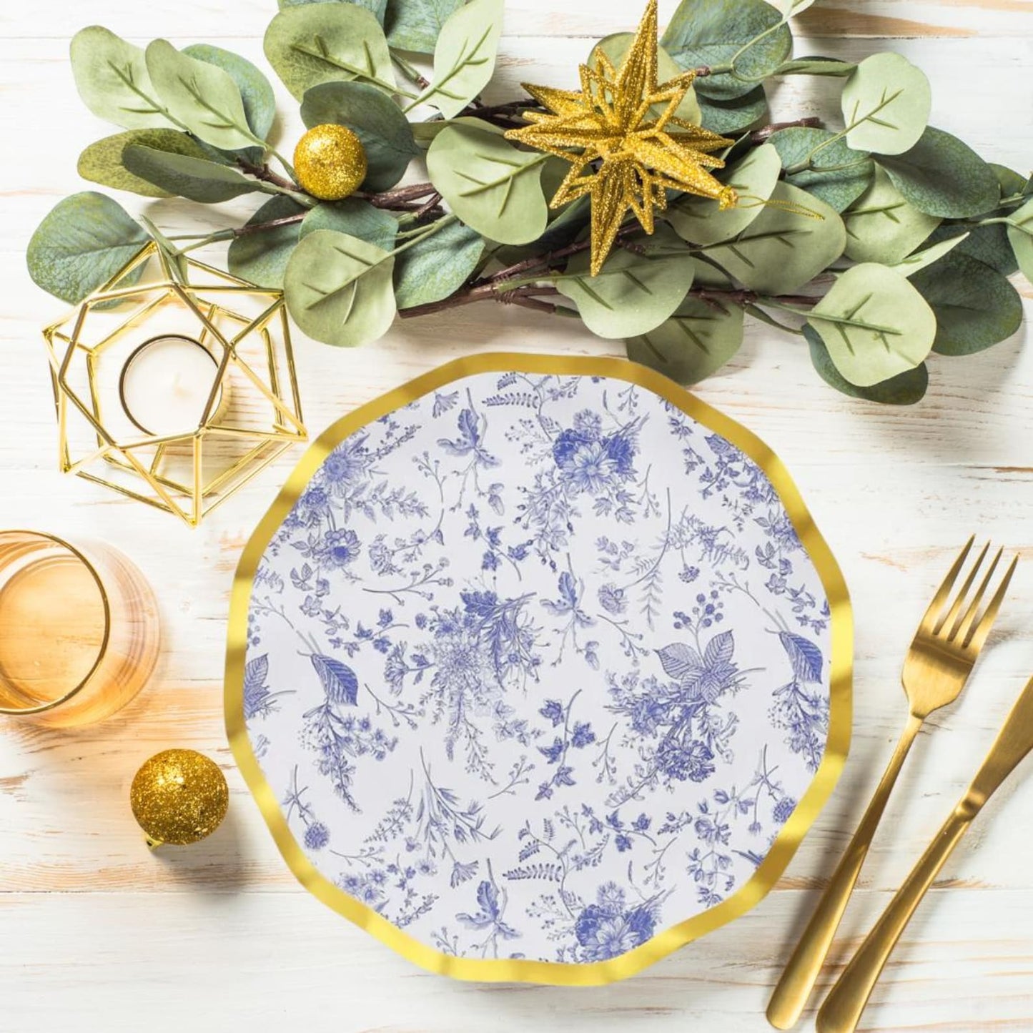 25 Set Blue Toile Floral Paper Party Plates