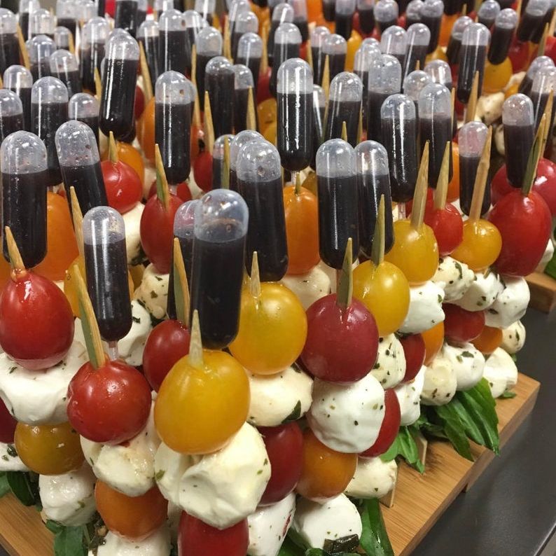 Acrylic Appetizer Cups with Dressing Pipettes & Mini Forks