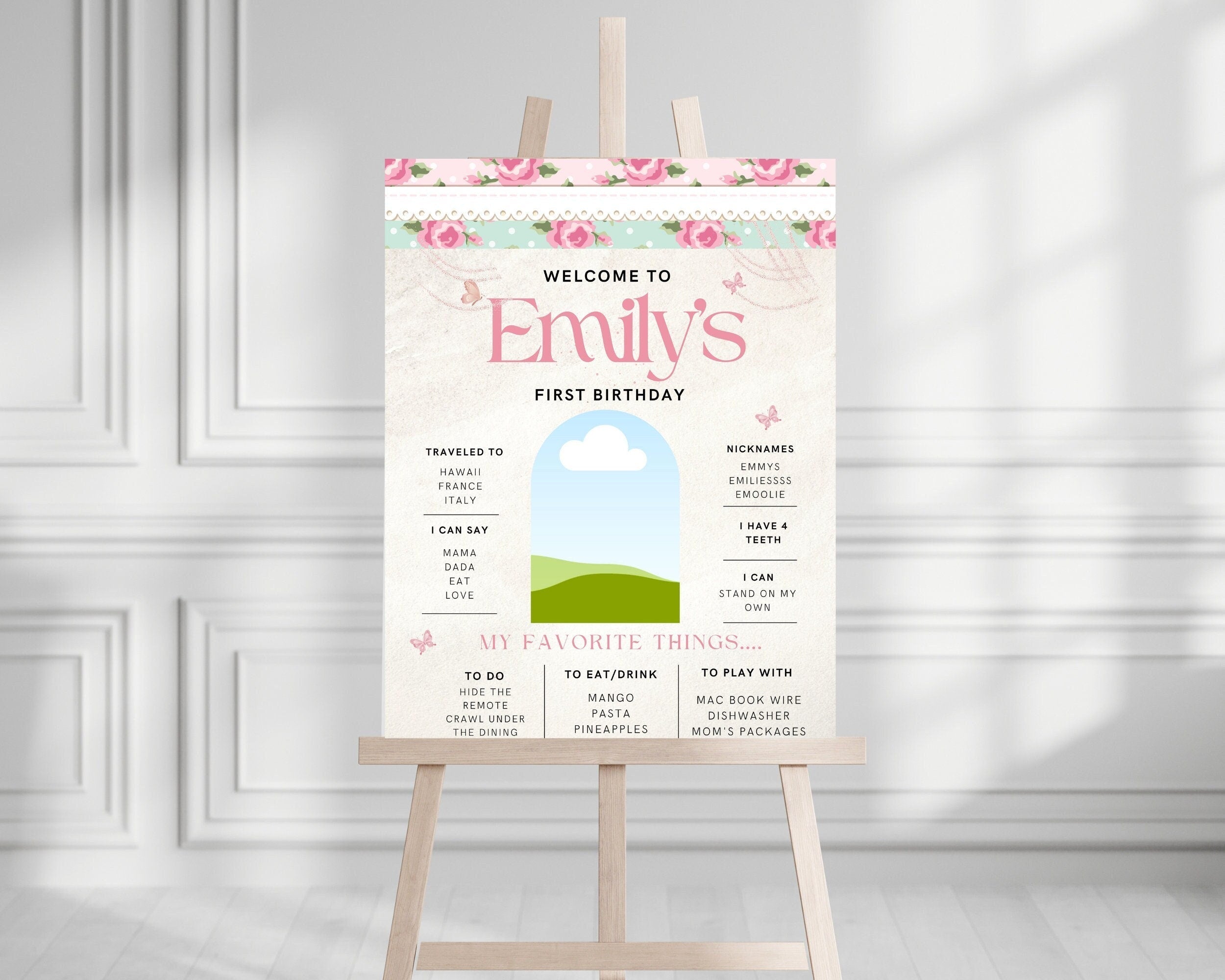 Set of mini clear plastic diamond-shaped appetizer/dessert bowls. Disposable tableware for events.