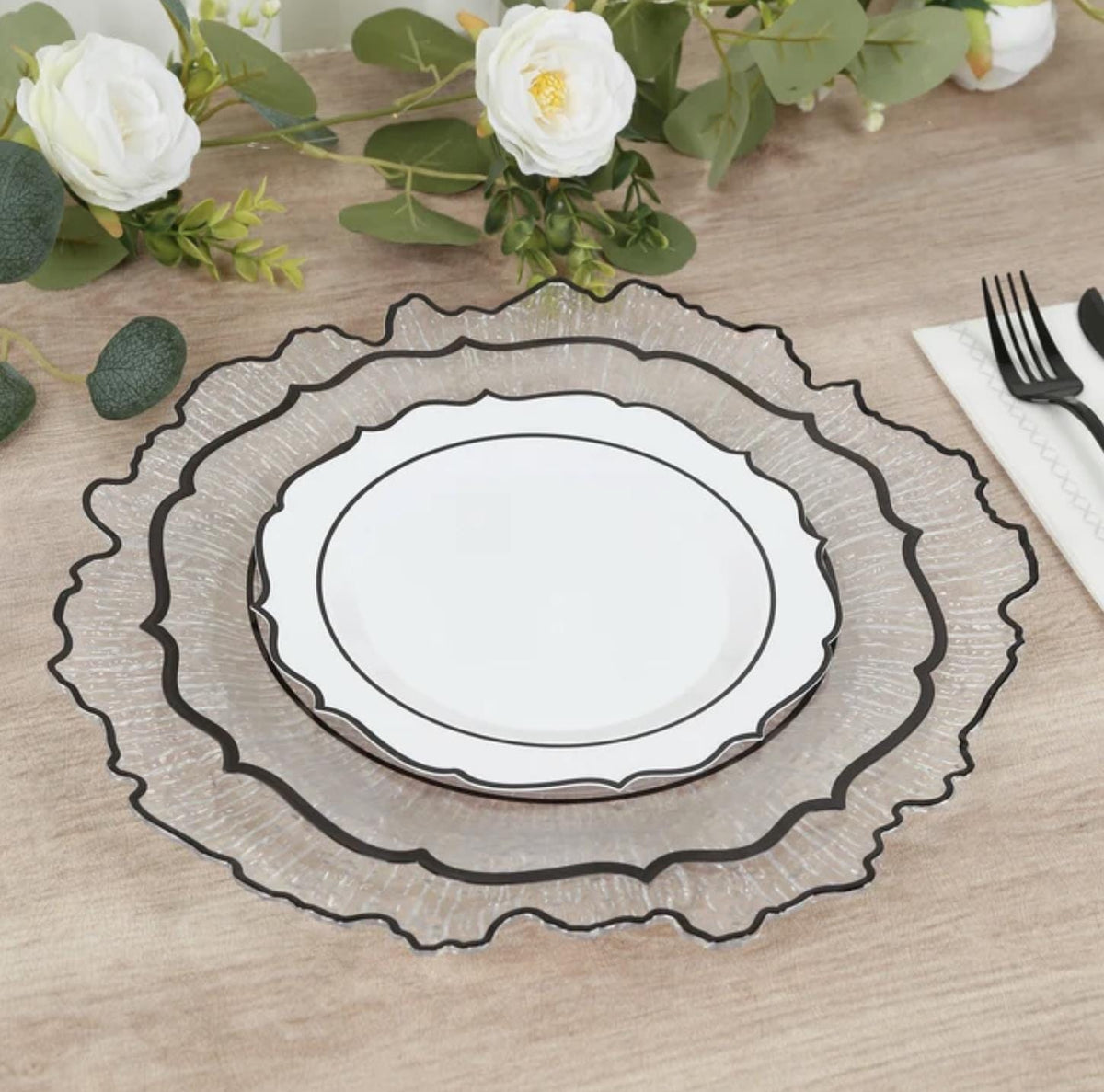 Reef Textured Plastic Charger Plates with Gold Rim – Round Chargers for Weddings & Receptions