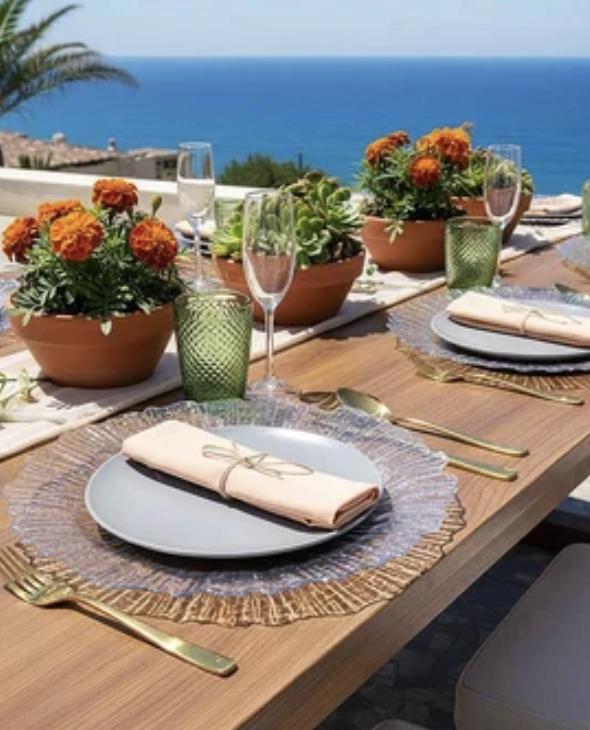 Reef Textured Plastic Charger Plates with Gold Rim – Round Chargers for Weddings & Receptions