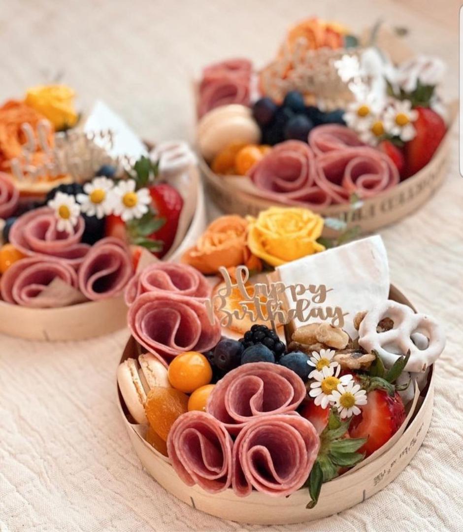 Round Wooden Charcuterie Bento Boxes with Mini Forks – Individual Grazing Favor Boxes