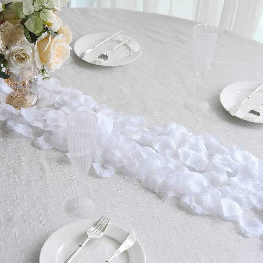 Silk confetti rose petals for weddings and parties – fancy table decoration.