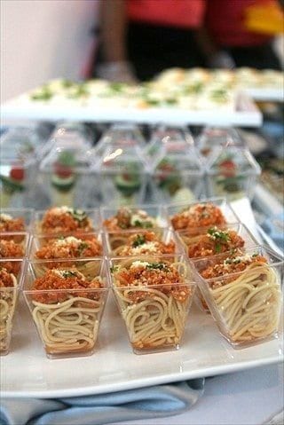 Square Plastic Dessert Cups with Mini Forks or Spoons – Mini Parfait & Pasta Cups for Catering